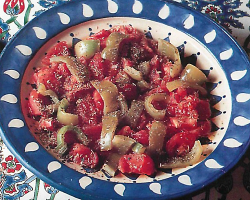 Salade de poivrons et tomates au sel